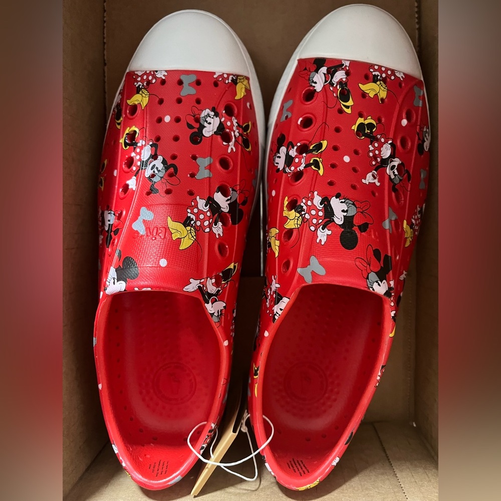 Native Disney Minnie Mouse red slipons